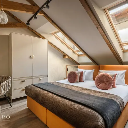Hotel apartamentowy Rynek 29 Main Square By Luvaro *