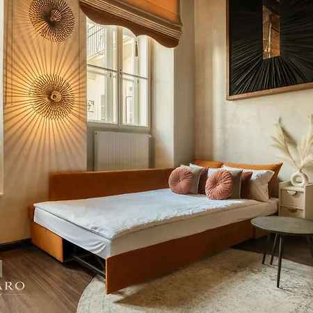 Hotel apartamentowy Rynek 29 Main Square By Luvaro Kraków