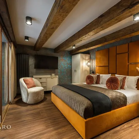 Hotel apartamentowy Rynek 29 Main Square By Luvaro Kraków